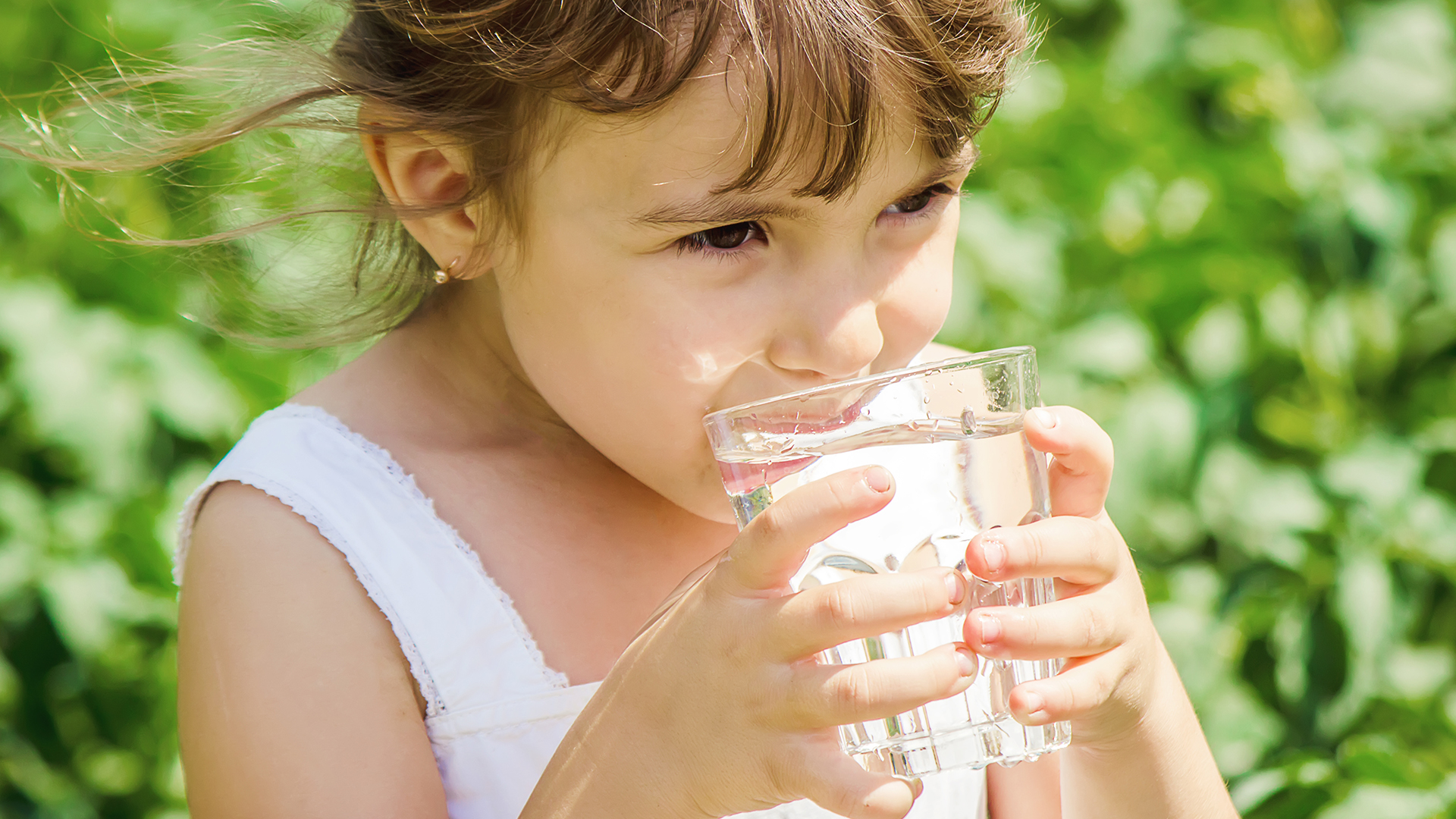 tips-for-drinking-lots-of-water-and-staying-well-hydrated-this-summer